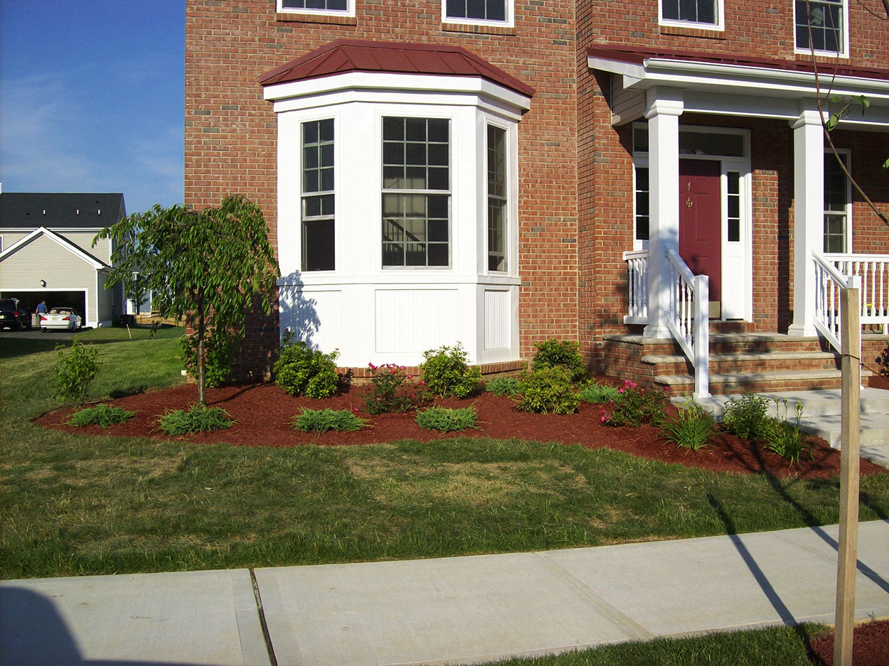 santini landscaping image