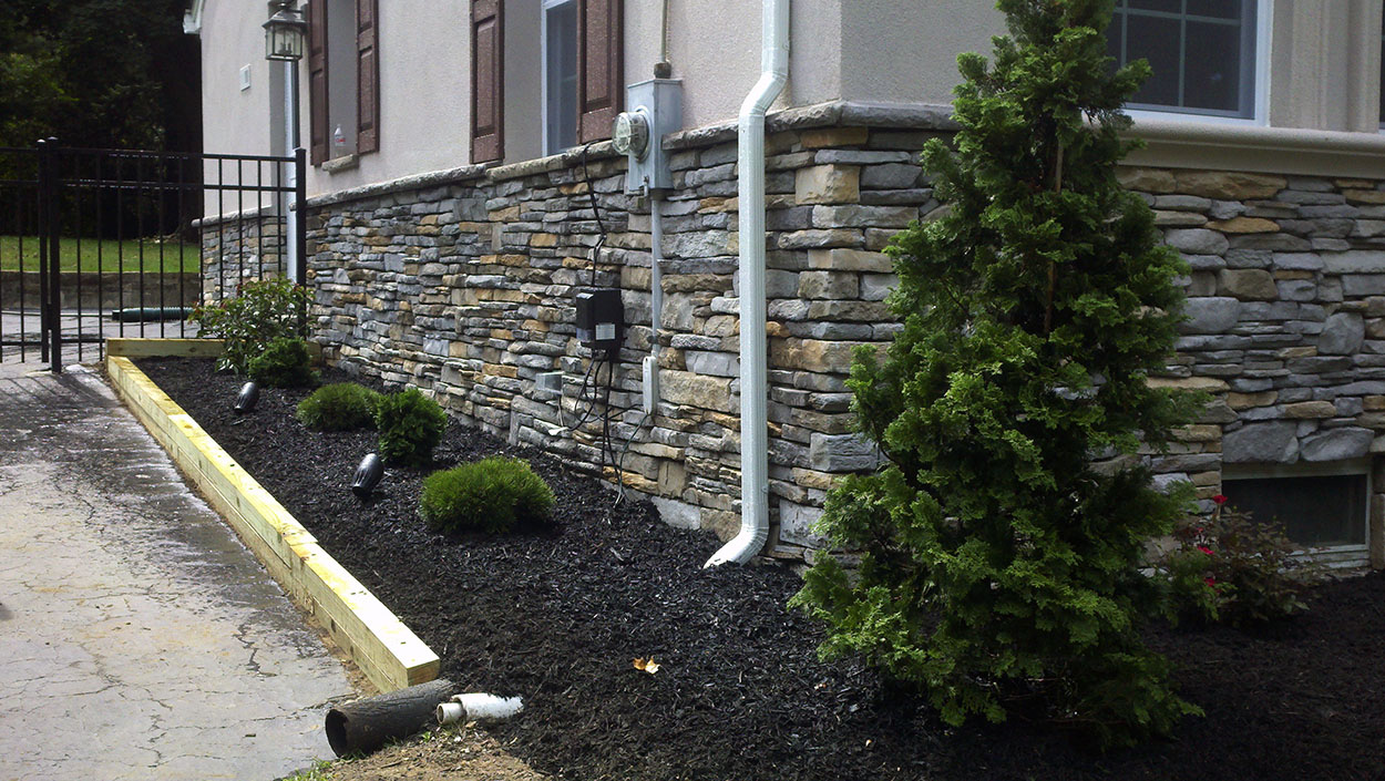 santini landscaping image