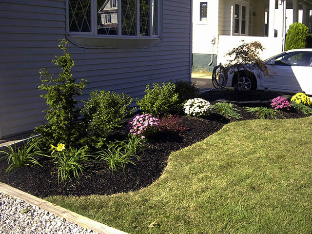 santini landscaping image