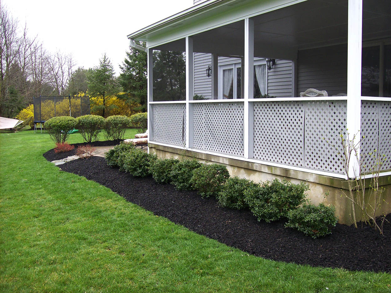 santini landscaping image