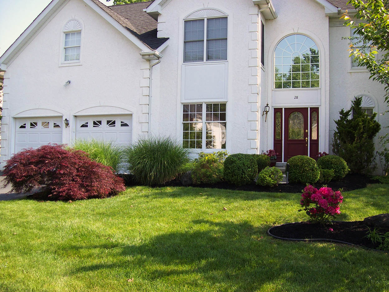 santini landscaping image